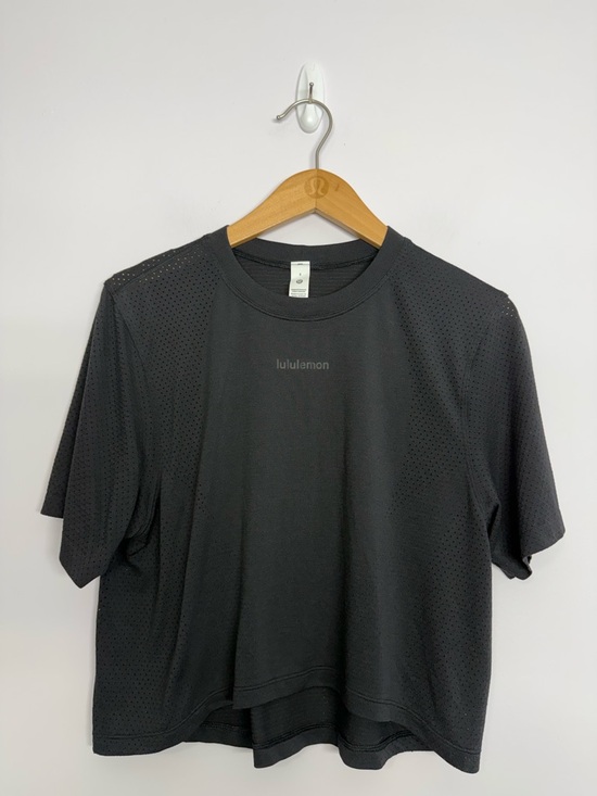 lululemon athletica Tops - 36: Lululemon Swiftly High-Low Cropped Short-Sleeve Shirt Black Size 8